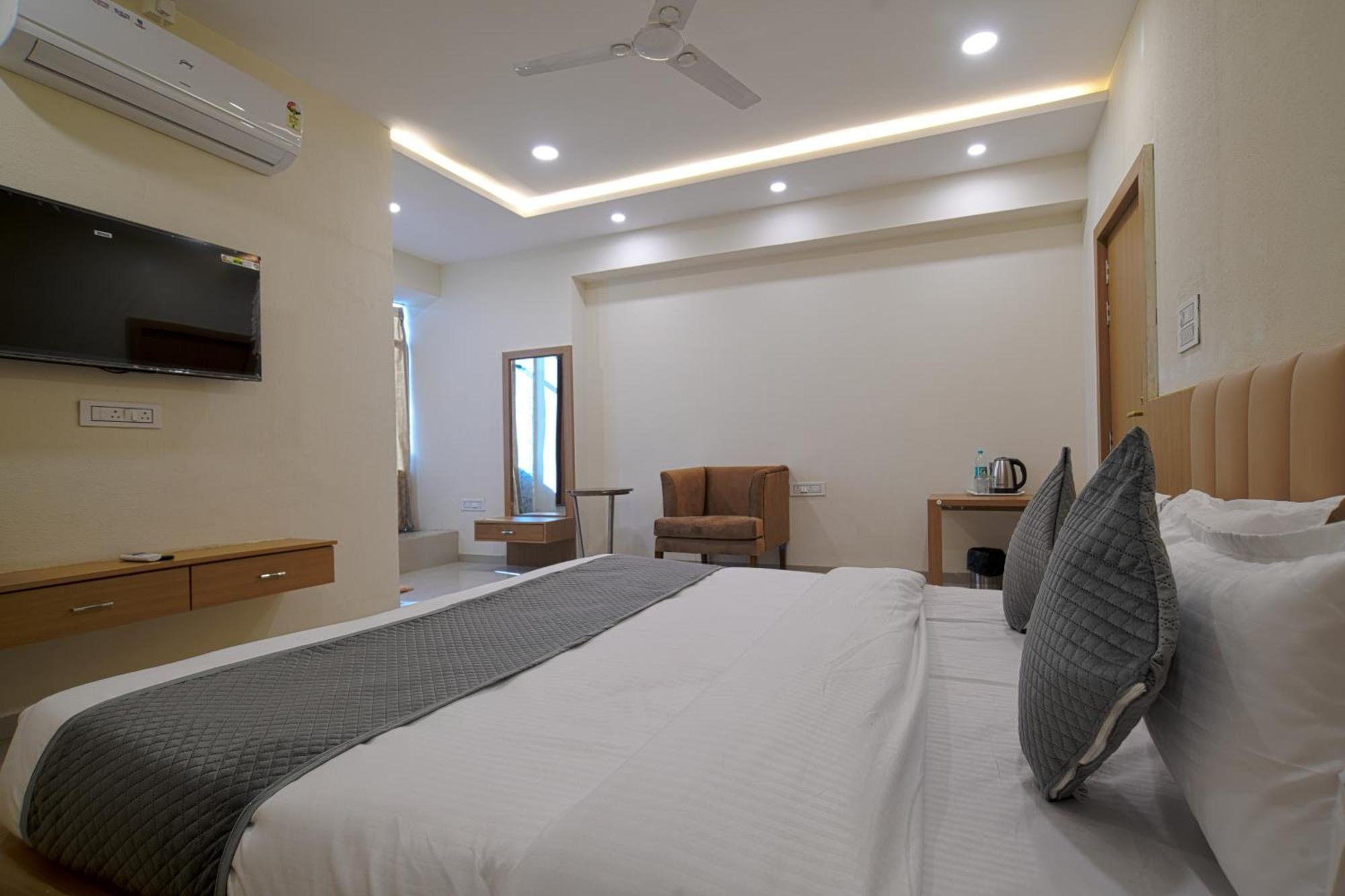 Hotel Shivlok Ujjain Kamer foto